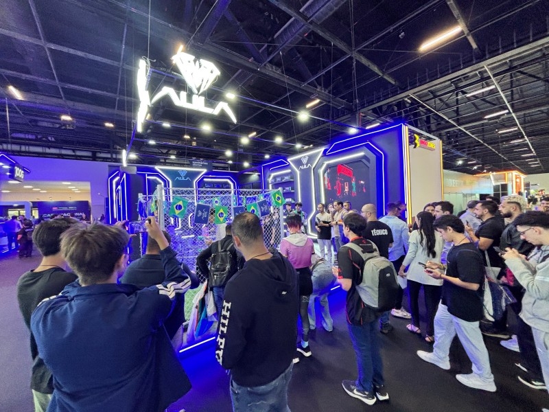 AULA Booth Explodes at ELETROLAR SHOW 2026 Kick-Off Day in São Paulo(图2)