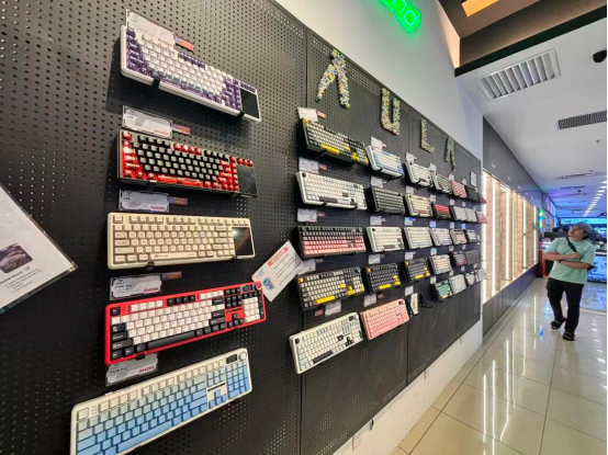Experience Ultimate Gaming Performance at AULA IOI City Mall(图3) Experience Ultimate Gaming Performance at AULA IOI City Mall(图3)