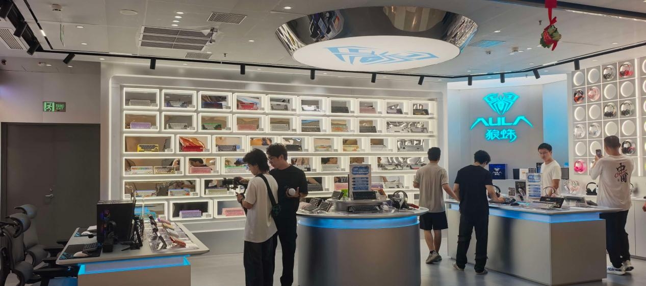 AULA Comes Closer to Gamers: Flagship Store Opens at The MixC, Guangzhou(图4)